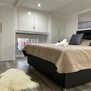 Duplex Situe A 2min De La Gare Du Nord Brussel